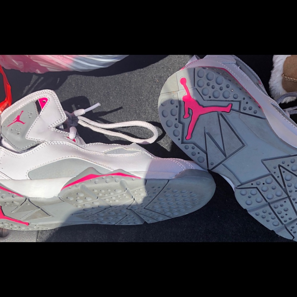 Girls Jordan’s hardly worn....